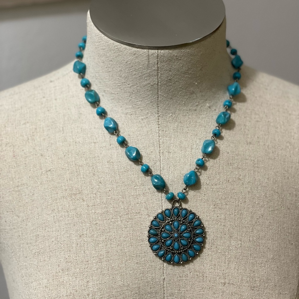 Turquoise Beaded Pendant Statement Necklace NEW - Picture 3 of 10